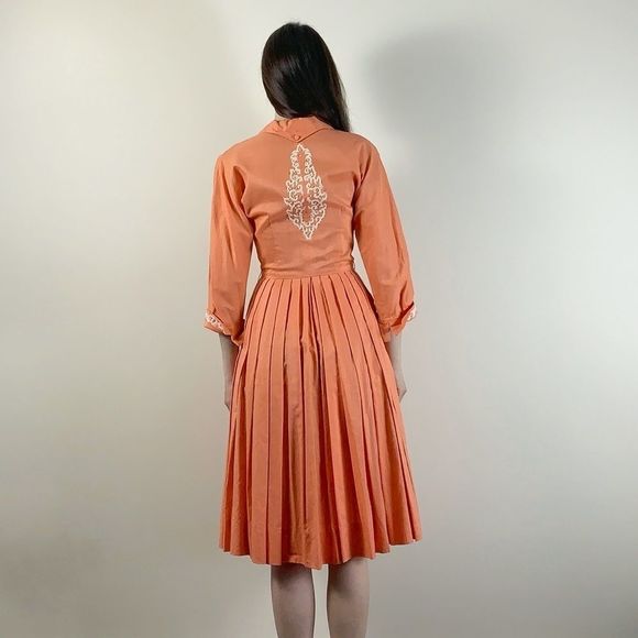 Vintage 1940s day dress - Picture 3 of 8